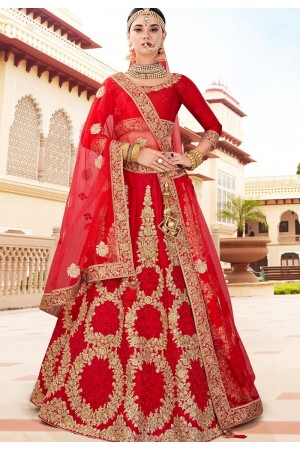 indianbridaldress | Red bridal dress, Indian bridal lehenga, Indian bridal  outfits