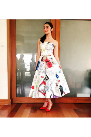 Sabyasachi Presents Alia Bhatt Wardrobe Lehenga Choli for Girl Bridal  Function Wear | Classic dress, Lehenga, Lehenga choli