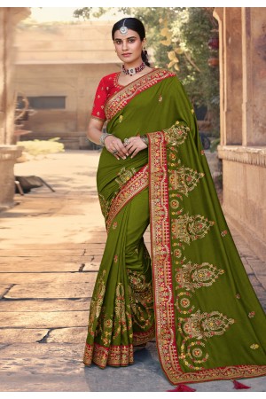 35+ Bridal Pattu Sarees Worn By Real Brides | WedMeGood