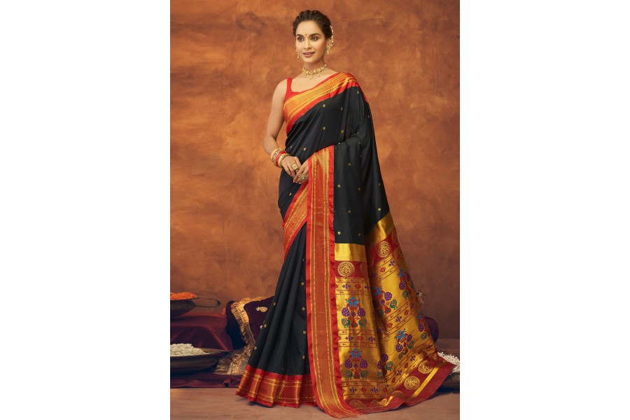 Midnight Black Gold Zari Woven Paithani Silk Saree with Designer Blous –  Ethnos