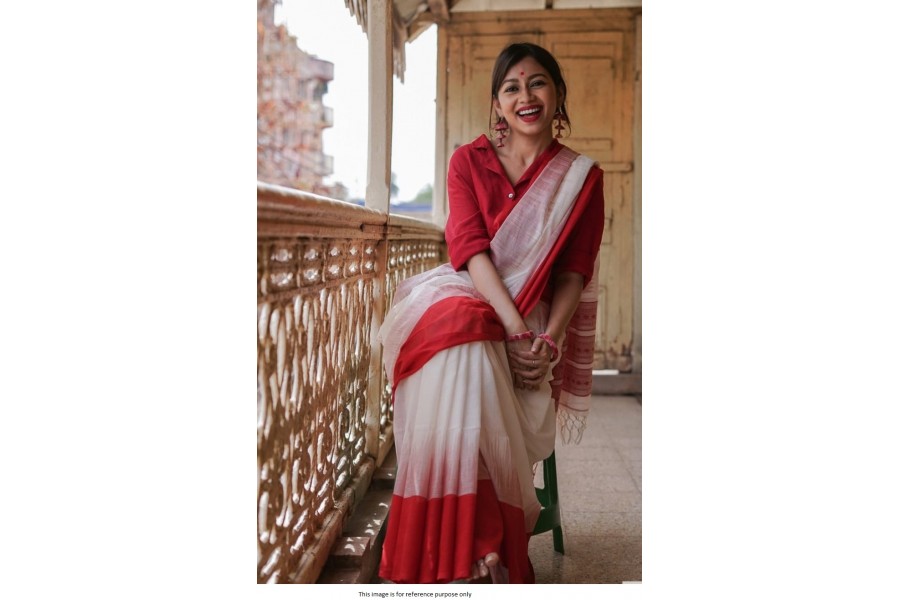 Buy White & Red Sarees for Women by Sajasajo Online | Ajio.com