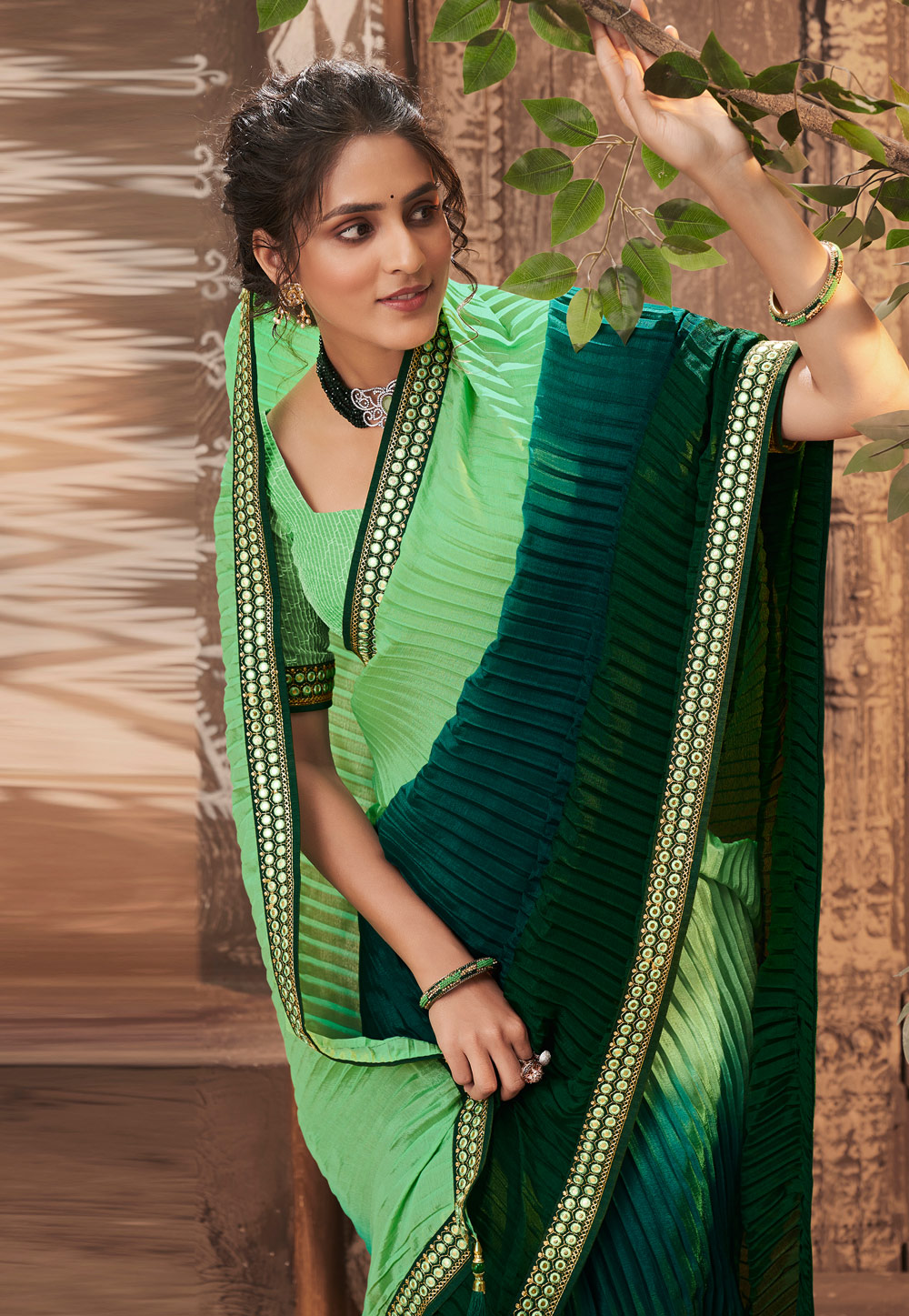 Buy Green Sarees for Women by VAIDEHI FASHION Online | Ajio.com