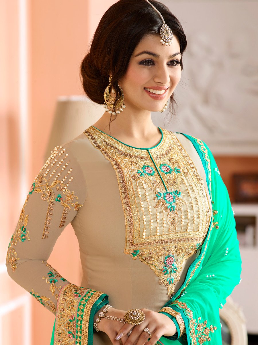 Ayesha takia in salwar kameez hotsell