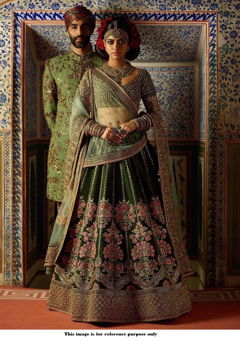 In love with that green velvet Sabyasachi lehenga 😍😍 | Sabyasachi lehenga,  Indian wedding dress, Green lehenga