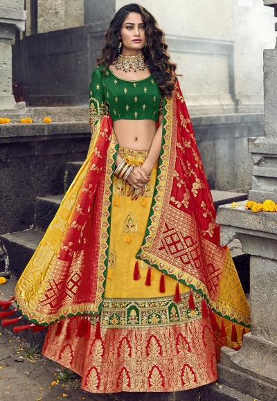 5 Trends and 6 Reasons to Rock the Banarasi Lehenga on Your D-day