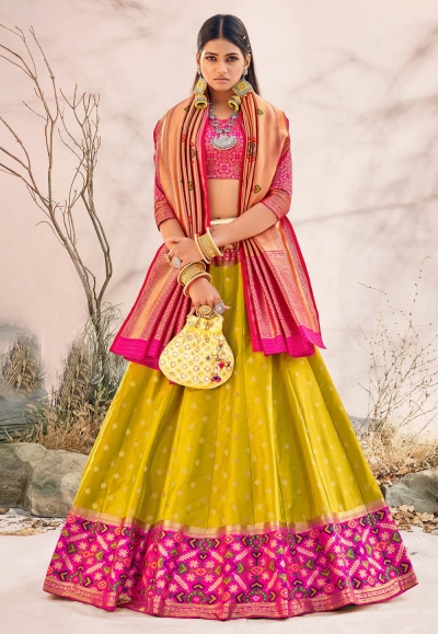Buy Yellow Chanderi Silk Printed Kalamkari Square Bahamin Lehenga Set For  Women by Neeta Lulla Online at Aza Fashions.