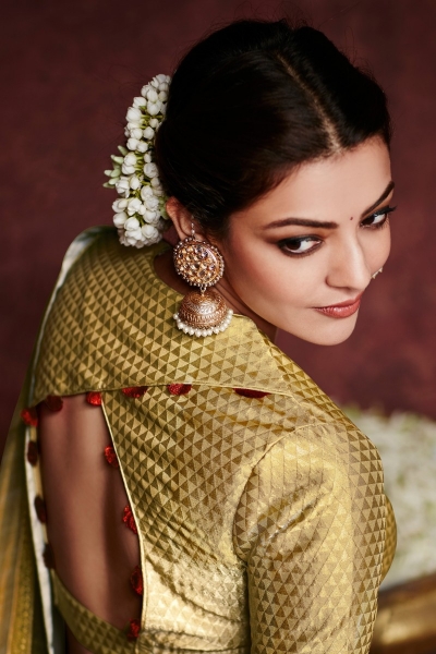 kajal aggarwal gold colour 1225KM